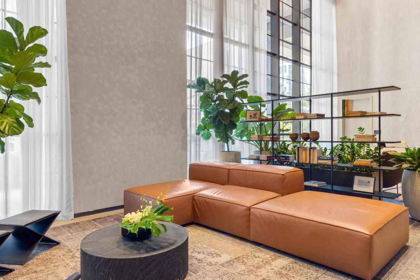 1 Bedroom With Pool And Gym Next To Kaseya Center