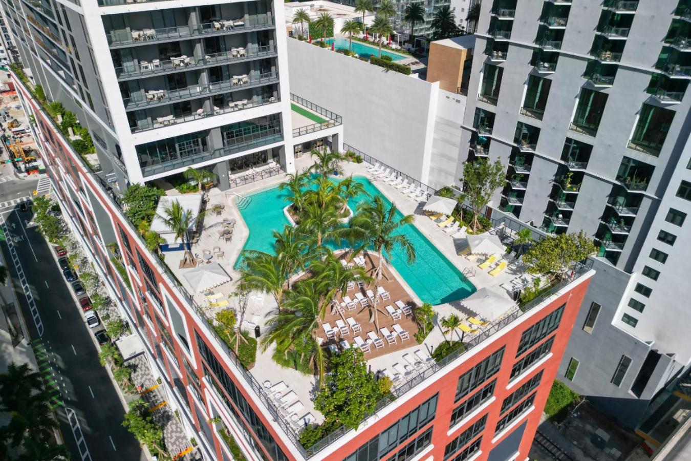 1 Bedroom With Pool And Gym Next To Kaseya Center *
