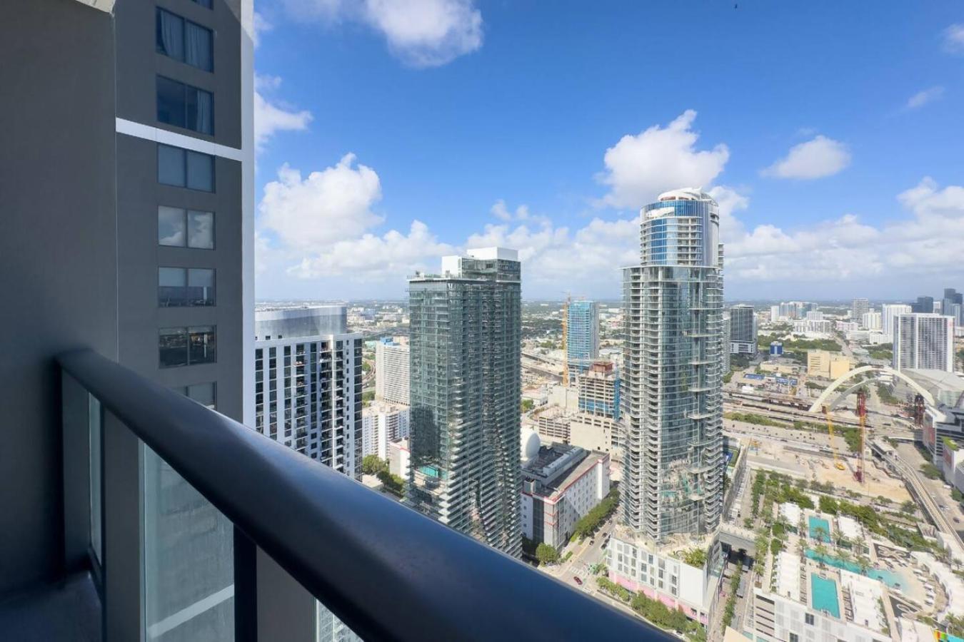 1 Bedroom With Pool And Gym Next To Kaseya Center Casa vacanze Miami